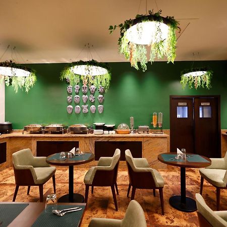 Quality Inn City Centre Varanasi Exterior foto